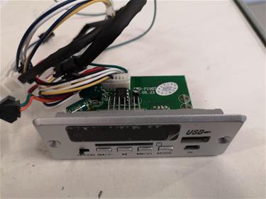 Äänimoduuli Mercedes G63 AMG 6x6:een (28030)