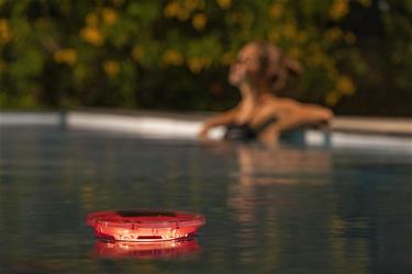 Bestway SolarGlow LED-kemikaaliannostelija, 4-värivaloa-3