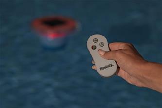 Bestway SolarGlow LED-kemikaaliannostelija, 4-värivaloa-4