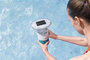 Bestway SolarGlow LED-kemikaaliannostelija, 4-värivaloa-6