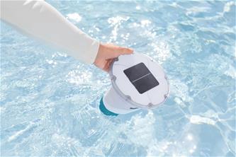 Bestway SolarGlow LED-kemikaaliannostelija, 4-värivaloa-7