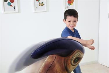 Dinosaurus muovinen nyrkkeilysäkki-4