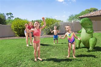 Dinosaurus sprinklerin kanssa-2