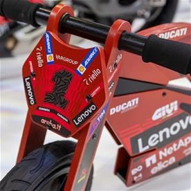 Ducati Desmo GP25 puinen potkupyörä-6