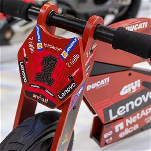 Ducati Desmo GP25 puinen potkupyörä-6