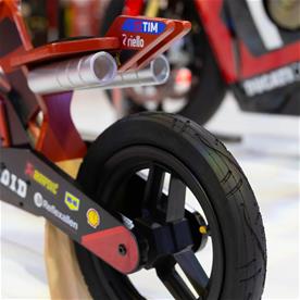 Ducati Desmo GP25 puinen potkupyörä-7