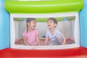 Fisher-Price pomppulinna 175 x 173 x 135 cm sis. pallot ja sähköpumpun.-3