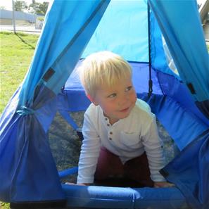 Hörby Bruk Pesäkeinu ja Tipi-teltta-2