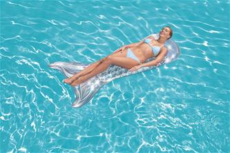 "Iridescent Mermaid Tail Lounge" uimapatja-2