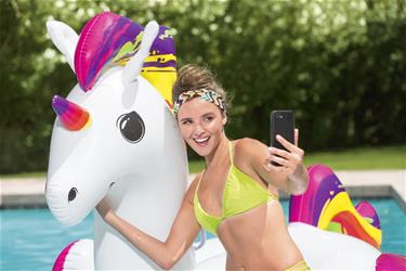 Kylpyeläin Fantasia ''Yksisarvinen'' 224 x 164 cm-3