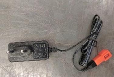 Laturi Lithium 12.6V1.4A Punainen pistoke (BDM)