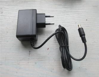 Laturi Lithium 12.6V1.4A Pyöreä liitin (BDM)