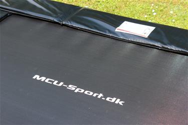 MCU-Sport Maahan upotettava trampoliini 366 x 244 cm-5