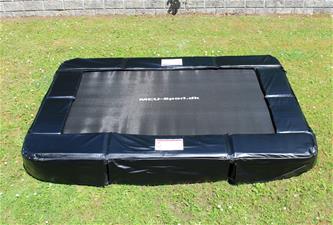 MCU-Sport Maahan upotettava trampoliini 213 x 153 cm