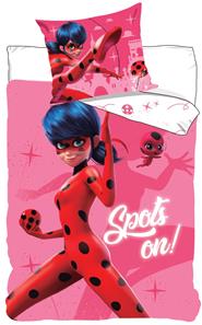 Miraculous Ladybug 'Spots on' vuodevaatteet 150 x 210 cm - 100 % puuvillaa.