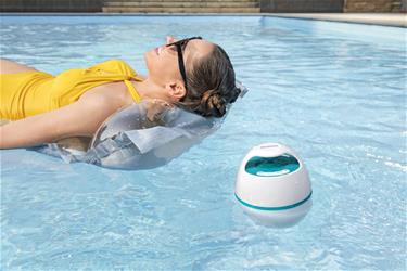 MusicWave kelluva LED Bluetooth-kaiutin uima-altaalle-4