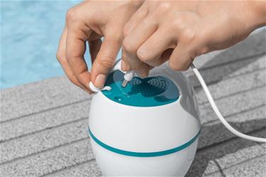 MusicWave kelluva LED Bluetooth-kaiutin uima-altaalle-5