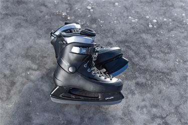 Playlife Freezer mustat luistimet-8