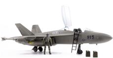 World Peacekeepers 1:18 Boeing F/A-18 Hornet hävittäjä sis. 2 lentäjää.